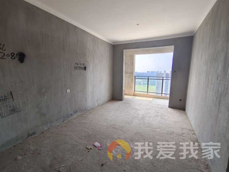 鸿海满园 南北通透，采光好 视野好，诚心出售