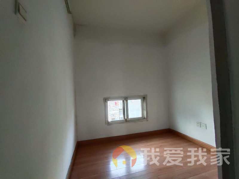 铁路七村 南北通透，采光好 装修好，环镜优美 视野好，诚心出租
