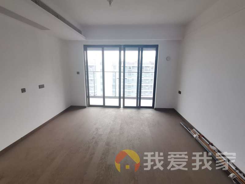 南昌我爱我家华侨城万科六期汀岸 南北通透，采光好 装修好，环镜优美 视野好，诚心出售