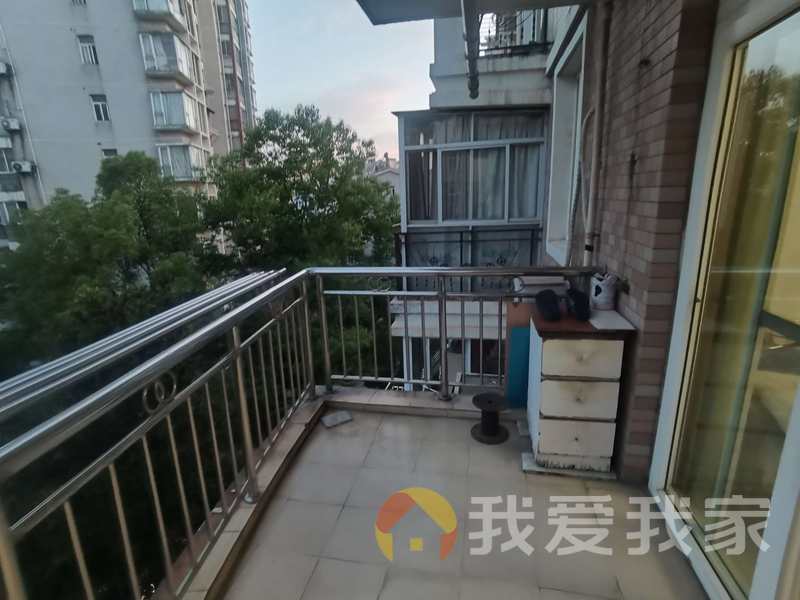 锦和嘉园 南北通透，采光好 装修好，环镜优美 近地铁 视野好，诚心出售