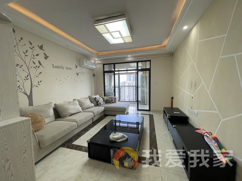 南昌我爱我家联发君悦湖 南北通透，采光好 装修好，环镜优美 视野好，诚心出售