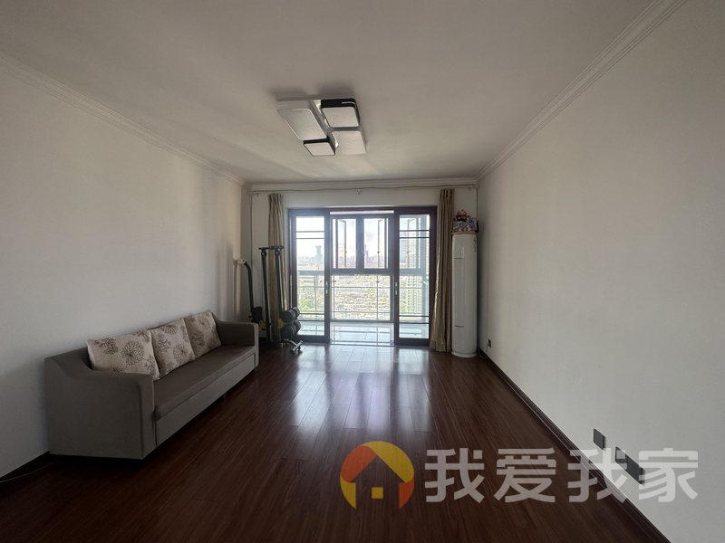 南昌我爱我家凤凰城一期凤鸣苑 南北通透，采光好 装修好，环镜优美 近地铁 视野好，诚心出售