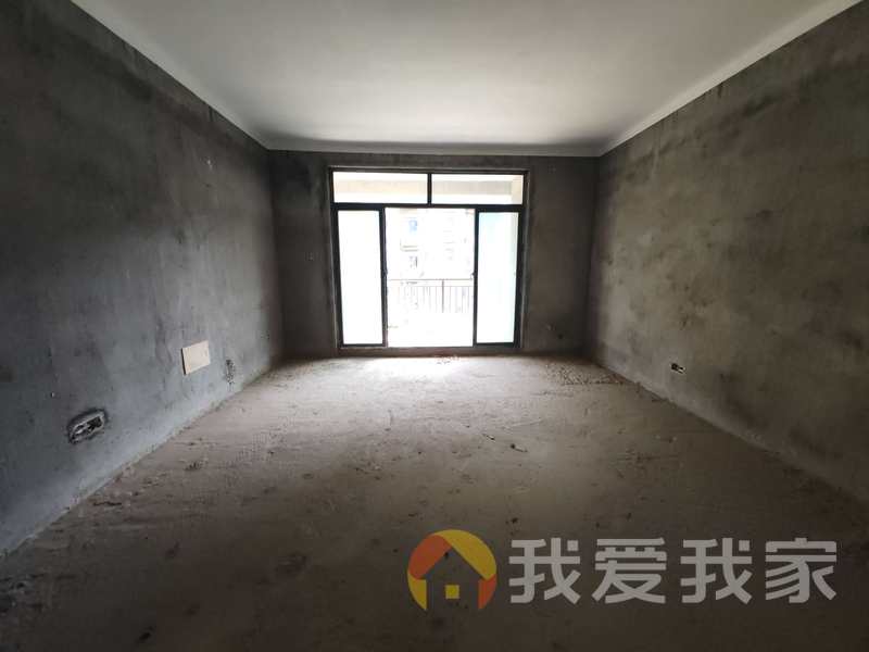 南昌我爱我家象湖桃源一期 南北通透，采光好 视野好，诚心出售