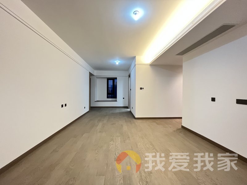 南昌我爱我家华侨城万科六期汀岸 南北通透，采光好 装修好，环镜优美 中间楼层