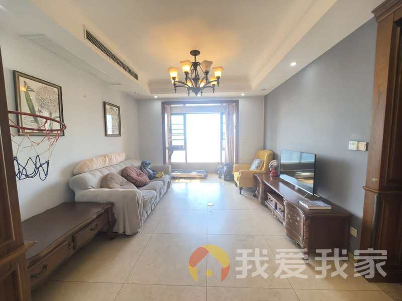 南昌我爱我家绿地新都会 南北通透，采光好 装修好，环镜优美 近地铁 视野好，诚心出售