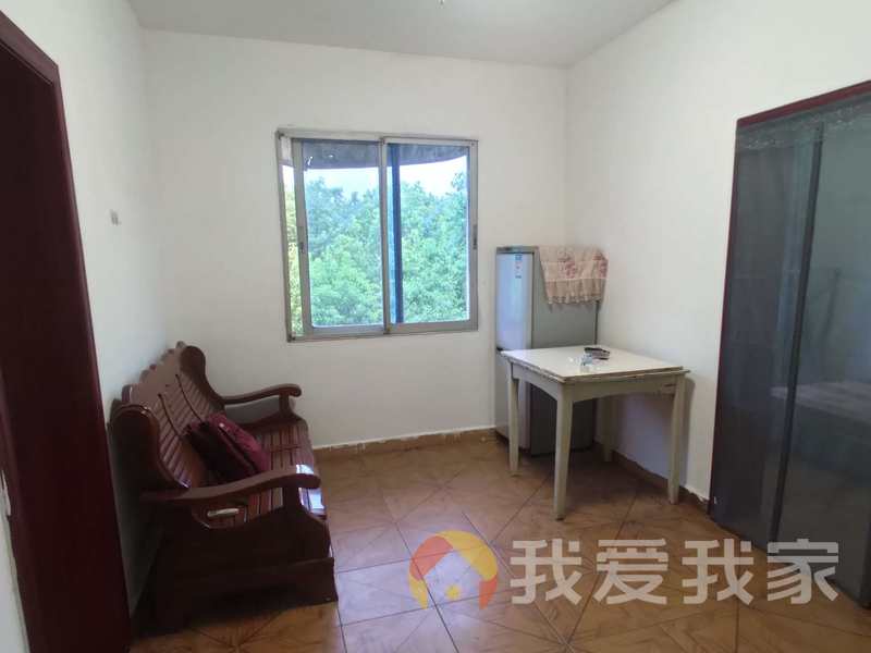 南昌我爱我家青山湖小区 南北通透，采光好 近地铁 视野好，诚心出售