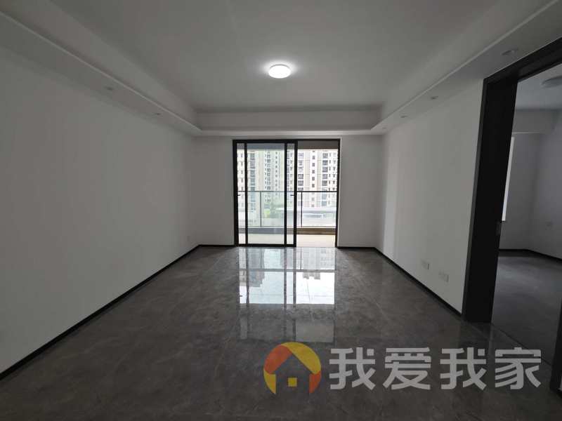 南昌我爱我家西客站双地铁旁 精品房源 小区环境好 风雨连廊设施好