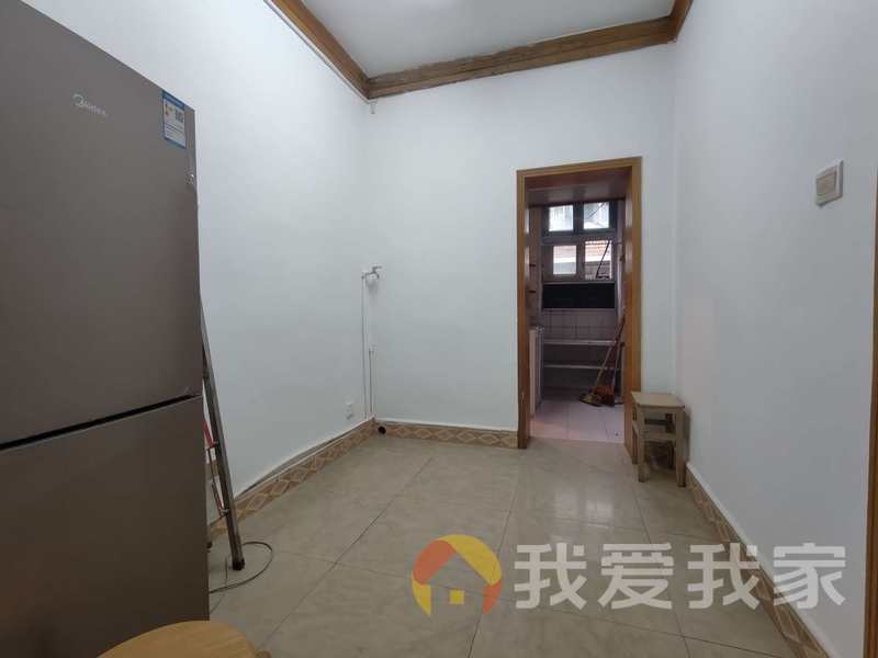 南昌我爱我家扁担巷 南北通透，采光好 视野好，诚心出售