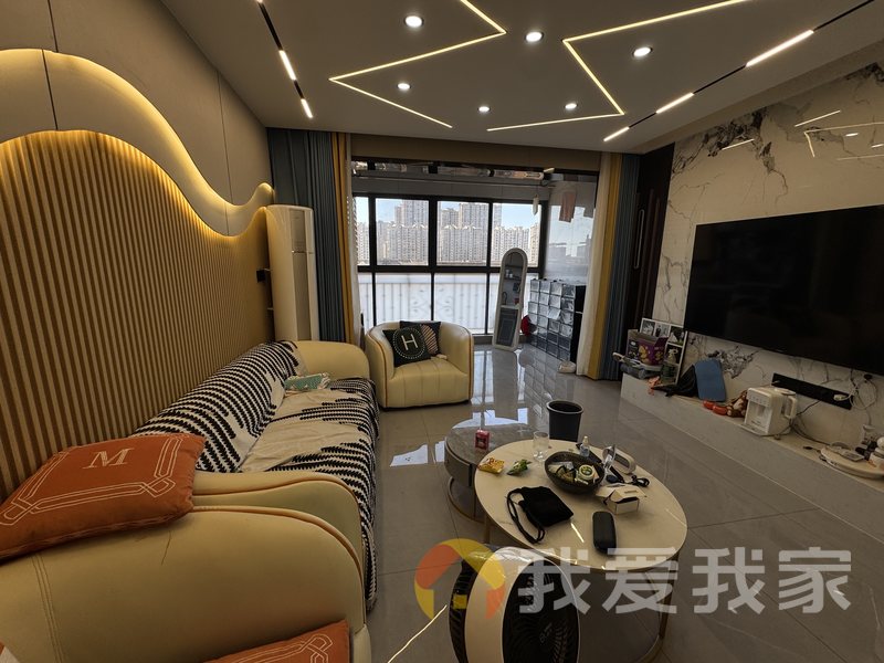 南昌我爱我家保集半岛二期御河湾 南北通透，采光好 装修好，环镜优美 中间楼层