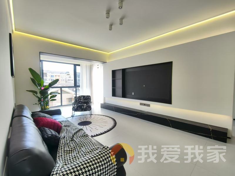 南昌我爱我家万达星城颐园北区 南北通透，采光好 装修好，环镜优美 近地铁 视野好，诚心出售