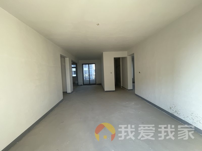 南昌我爱我家绿地悦滨江 南北通透，采光好 视野好，诚心出售
