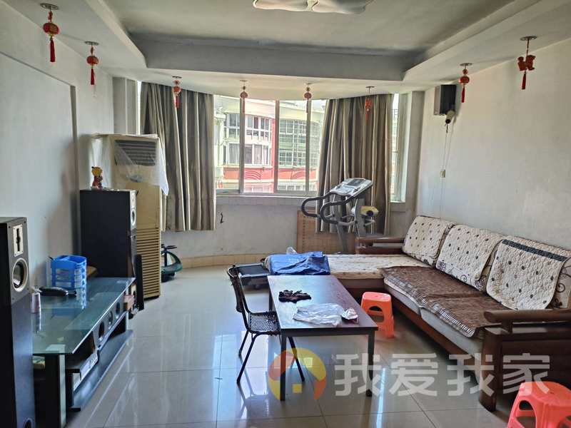 南昌我爱我家江铃景泰花园 南北通透，采光好 装修好，环镜优美 近地铁 视野好，诚心出售