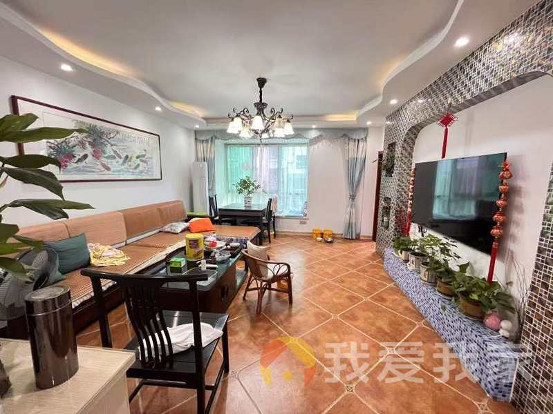 南昌我爱我家伟梦清水湾紫砂香庭 南北通透，采光好 装修好，环镜优美 近地铁 视野好，诚心出售