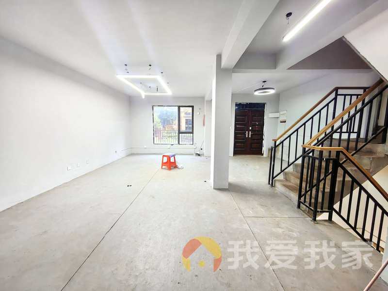南昌我爱我家绿地国际博览城一期御珑 南北通透，采光好 近地铁 周边匹套完善，，出行方便