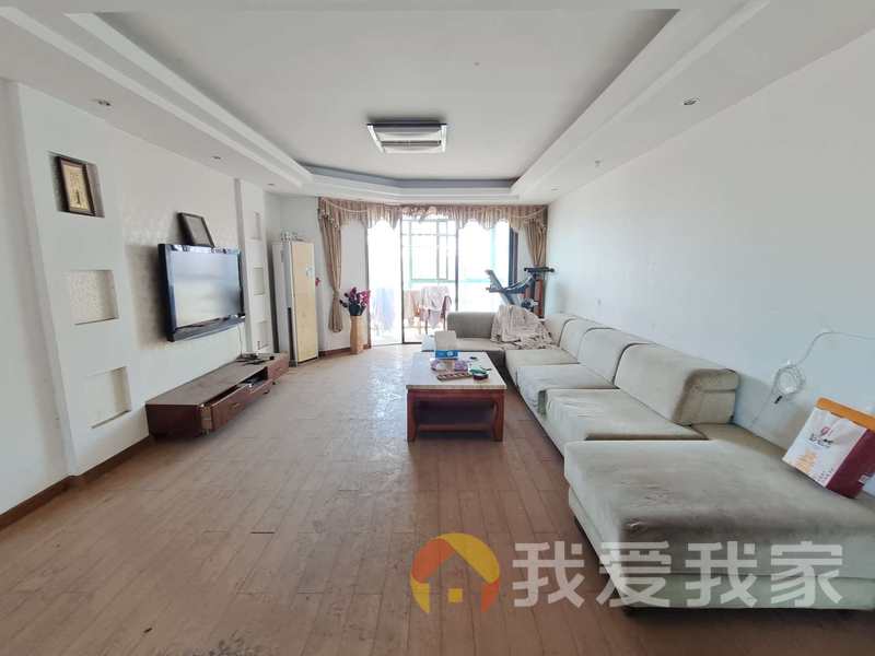 南昌我爱我家隆鑫广场 南北通透，采光好 装修好，环镜优美 近地铁 视野好，诚心出售