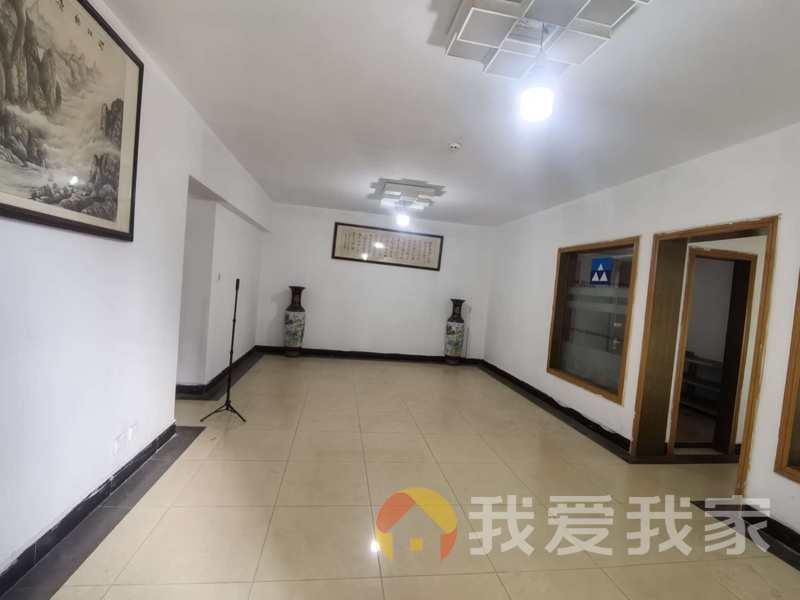 南昌我爱我家国贸广场 南北通透，采光好 中间楼层