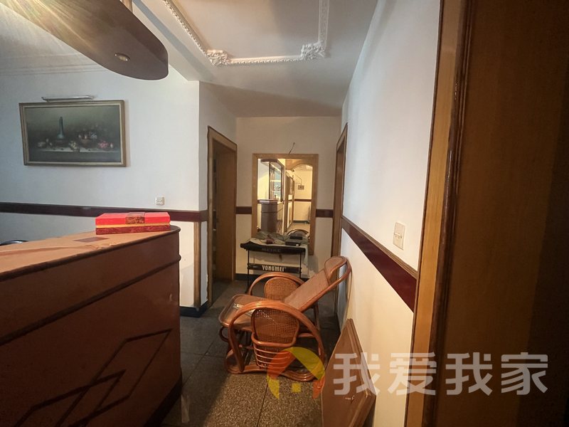 南昌我爱我家豫章路省委大院 南北通透，采光好 近地铁 中间楼层