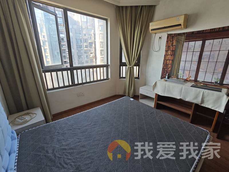 南昌我爱我家世纪中央城 南北通透，采光好 装修好，环镜优美 近地铁 视野好，诚心出售