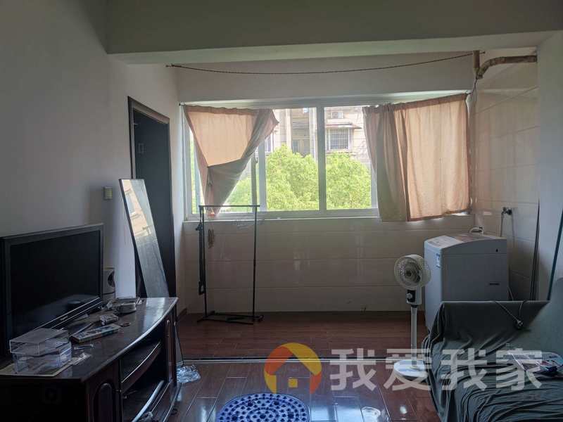 南昌我爱我家红谷世纪花园C区 南北通透，采光好 装修好，环镜优美 近地铁 视野好，诚心出售