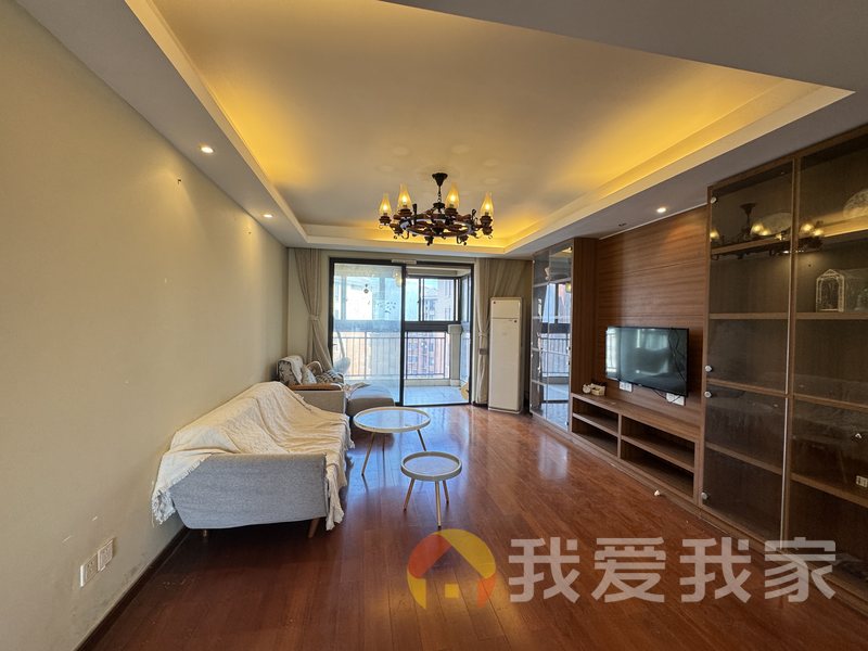 南昌我爱我家万科润园 南北通透，采光好 装修好，环镜优美 视野好，诚心出售