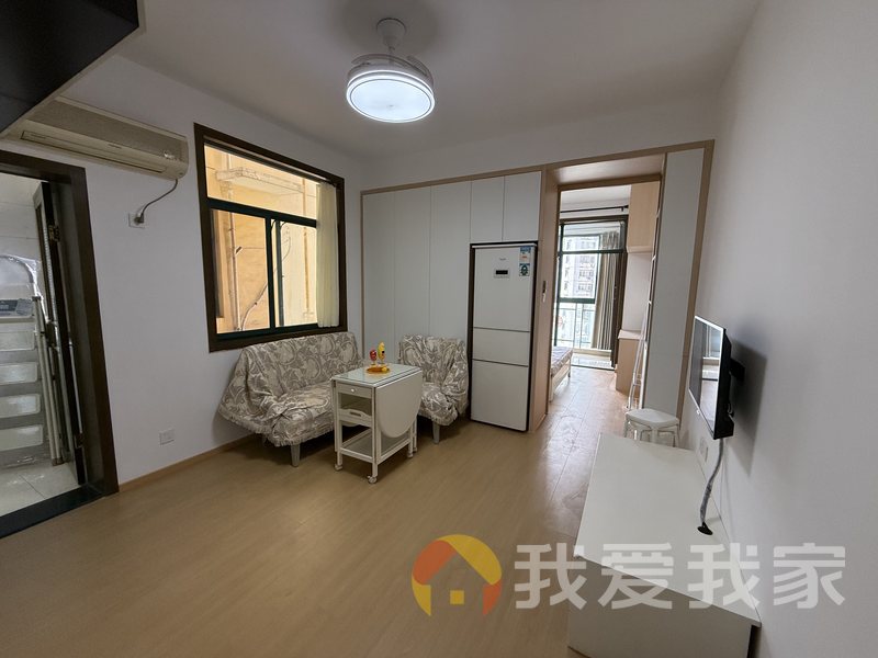 南昌我爱我家洪城时代广场 南北通透，采光好 装修好，环镜优美 近地铁 中间楼层