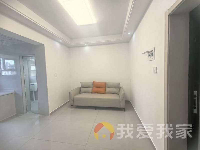 南昌我爱我家洪都大院八区 南北通透，采光好 装修好，环镜优美 近地铁 视野好，诚心出售