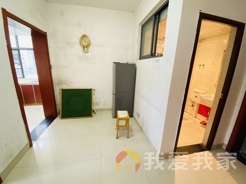 南昌我爱我家金色学府 南北通透，采光好 近地铁 周边匹套完善，，出行方便