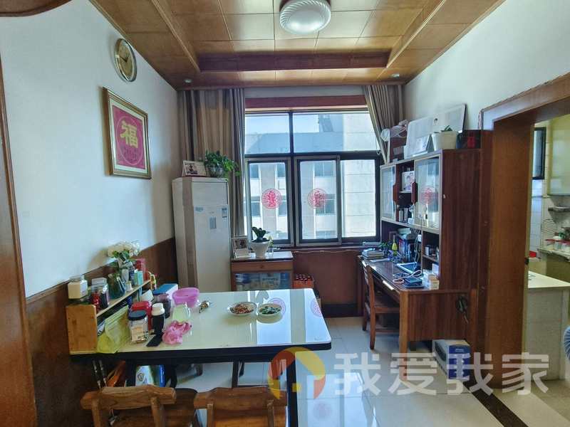 南昌我爱我家江大南路186号环保局宿舍 南北通透，采光好 装修好，环镜优美 近地铁 视野好，诚心出售