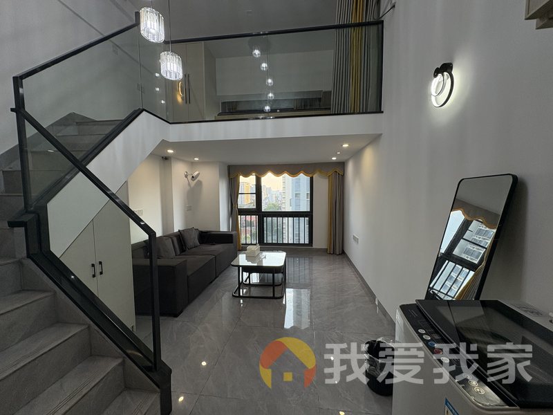 南昌我爱我家华润万象汇 南北通透，采光好 装修好，环镜优美 近地铁 中间楼层