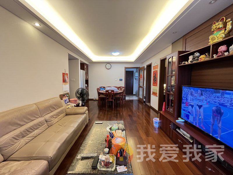 南昌我爱我家万科金域蓝湾 南北通透，采光好 装修好，环镜优美 周边匹套完善，，出行方便