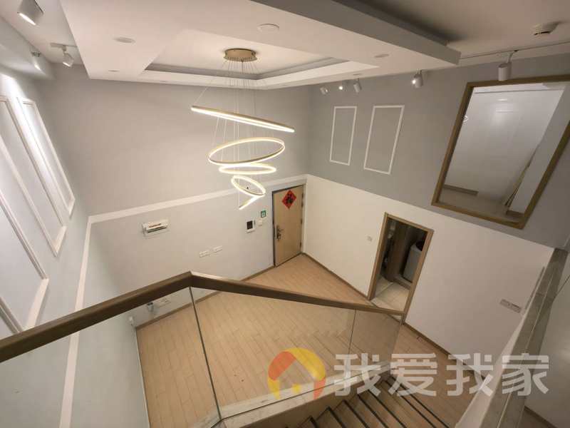 南昌我爱我家万科海上传奇 南北通透，采光好 装修好，环镜优美 视野好，诚心出售