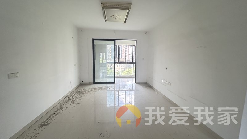 南昌我爱我家正荣御尊 南北通透，采光好 近地铁 周边匹套完善，，出行方便