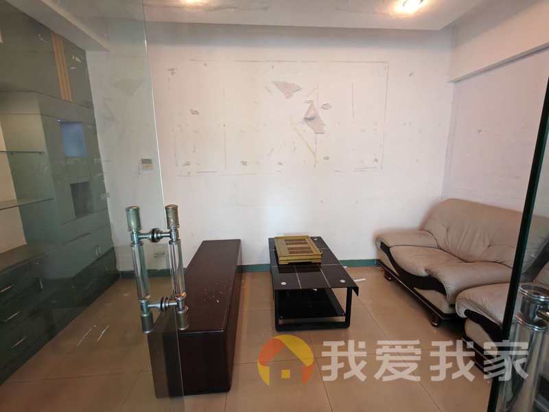南昌我爱我家国贸广场 南北通透，采光好 视野好，诚心出售