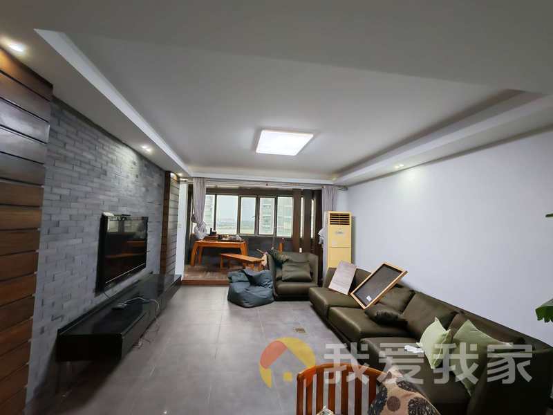 南昌我爱我家龙泉湾 南北通透，采光好 视野好，诚心出售