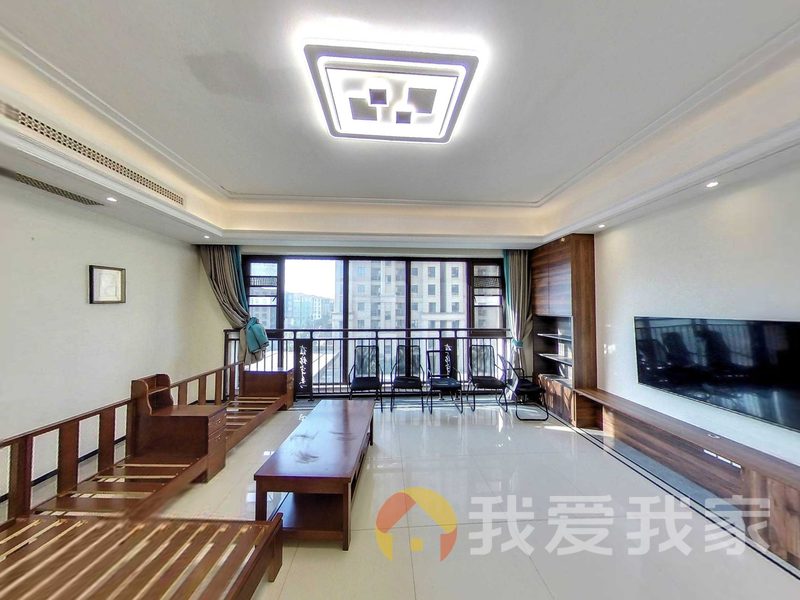 南昌我爱我家蓝光雍锦半岛 南北通透，采光好 装修好，环镜优美 近地铁 周边匹套完善，，出行方便