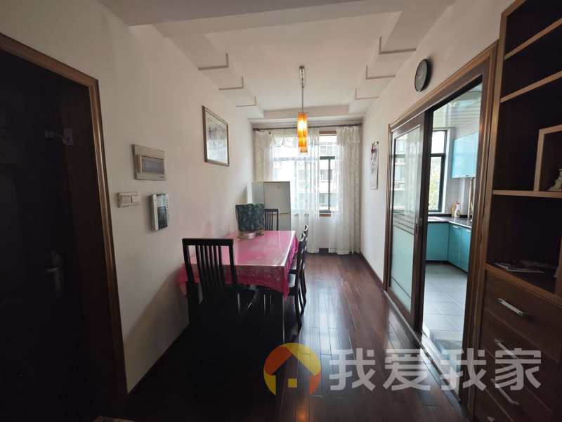 南昌我爱我家红谷滩中心地段，环境优美，居住舒适。