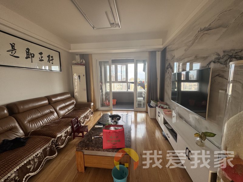 南昌我爱我家万科城市花园 南北通透，采光好 装修好，环镜优美 视野好，诚心出售