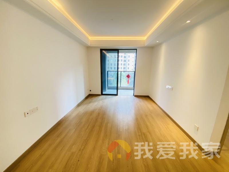 南昌我爱我家江铃铂萃中央 南北通透，采光好 装修好，环镜优美 周边匹套完善，，出行方便