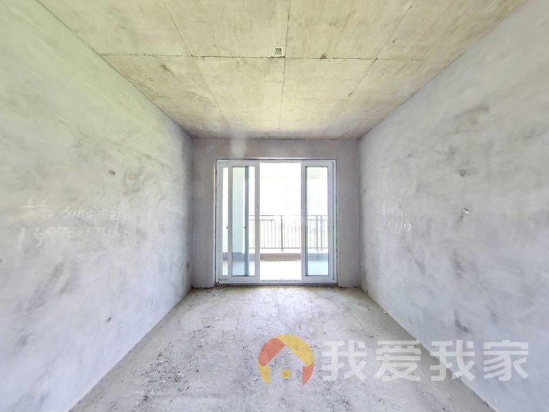 南昌我爱我家中大艾溪府   南北通透，采光好 周边匹套完善，，出行方便