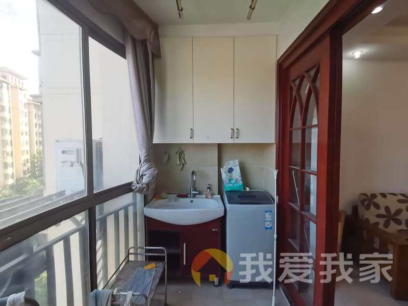 南昌我爱我家世纪风情三期四号地块 南北通透，采光好 装修好，环镜优美 近地铁 视野好，诚心出售
