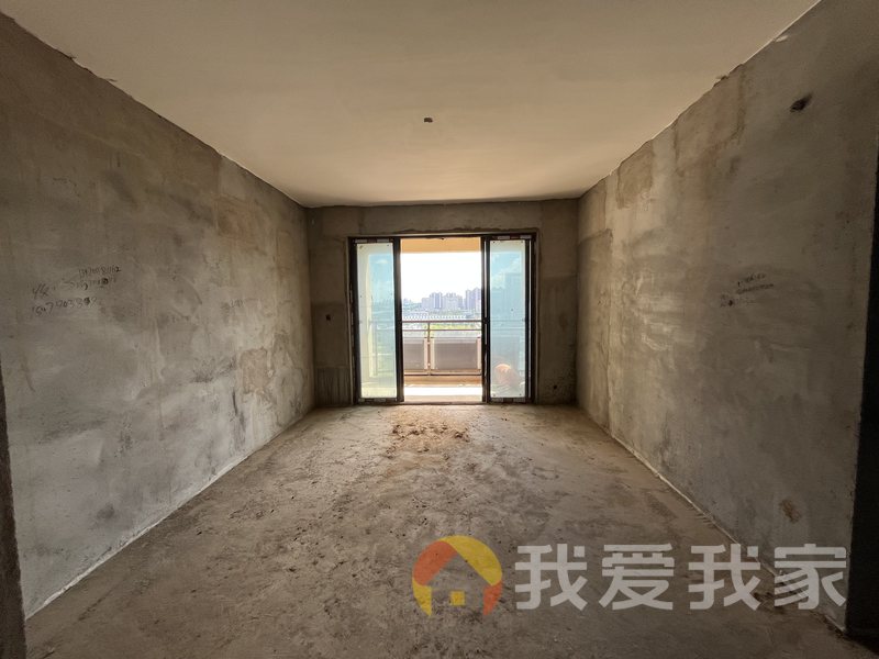 南昌我爱我家华硕御龙苑 南北通透，采光好 中间楼层