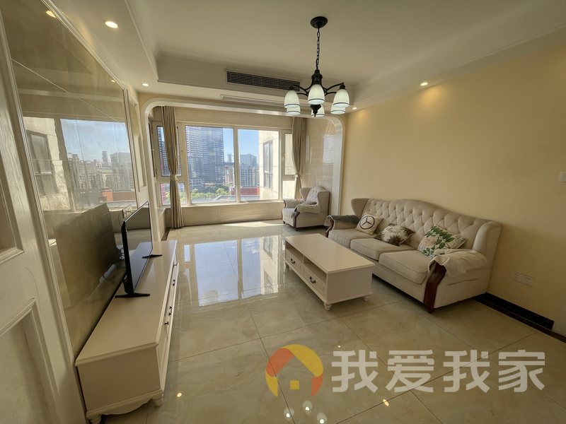 南昌我爱我家绿地外滩公馆 南北通透，采光好 装修好，环镜优美 近地铁 中间楼层