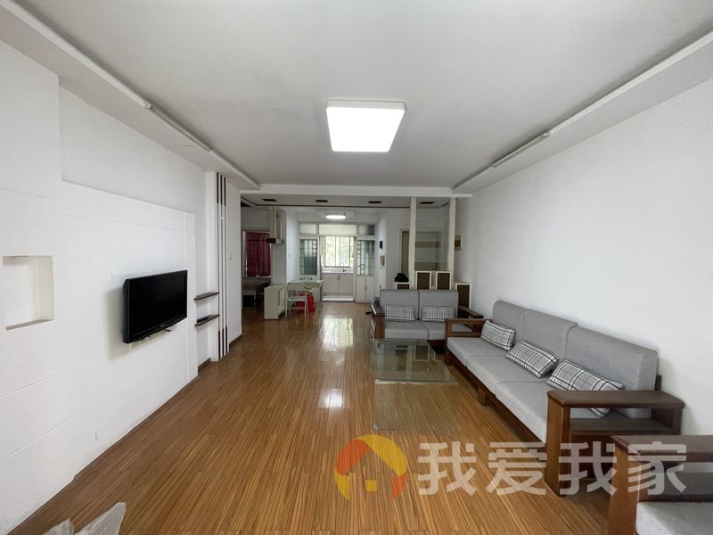 南昌我爱我家凤凰城一期凤鸣苑 南北通透，采光好 装修好，环镜优美 近地铁 视野好，诚心出售