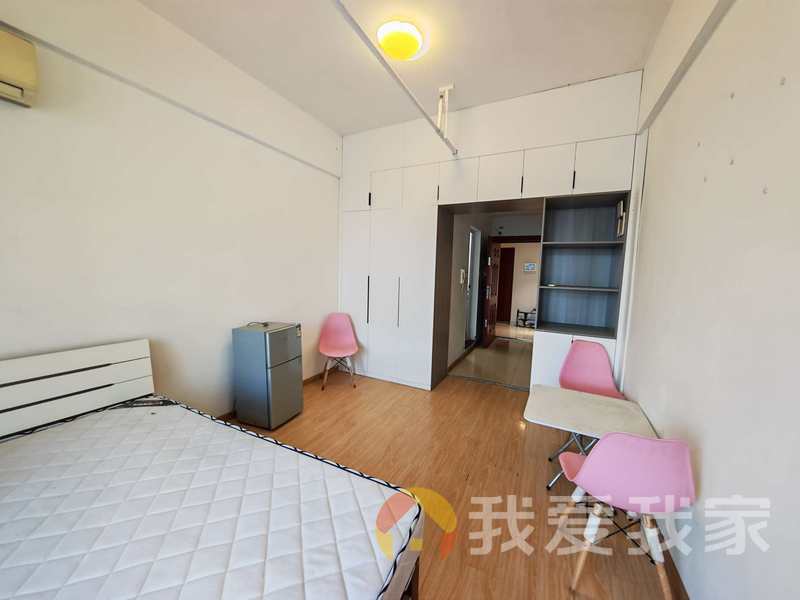 南昌我爱我家新城吾悦广场 南北通透，采光好 装修好，环镜优美 中间楼层