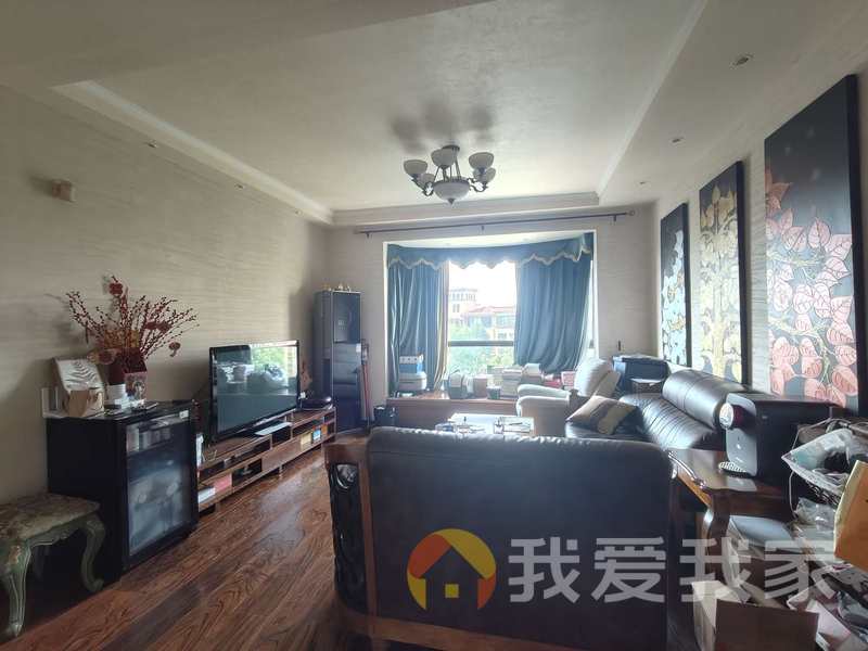 南昌我爱我家恒茂湖滨 南北通透，采光好 装修好，环镜优美 周边匹套完善，，出行方便