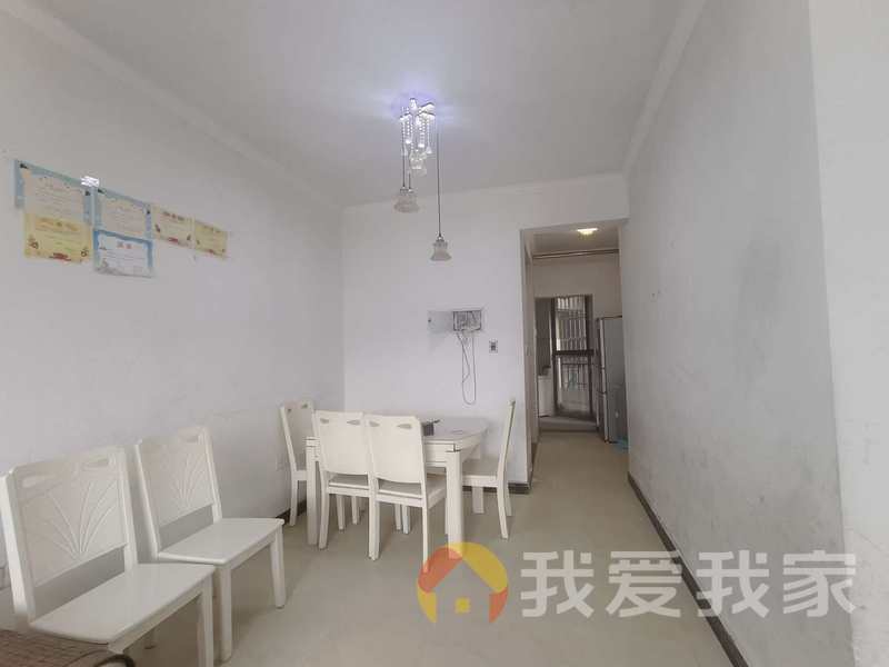 南昌我爱我家颐澜湾 装修好，环镜优美 中间楼层