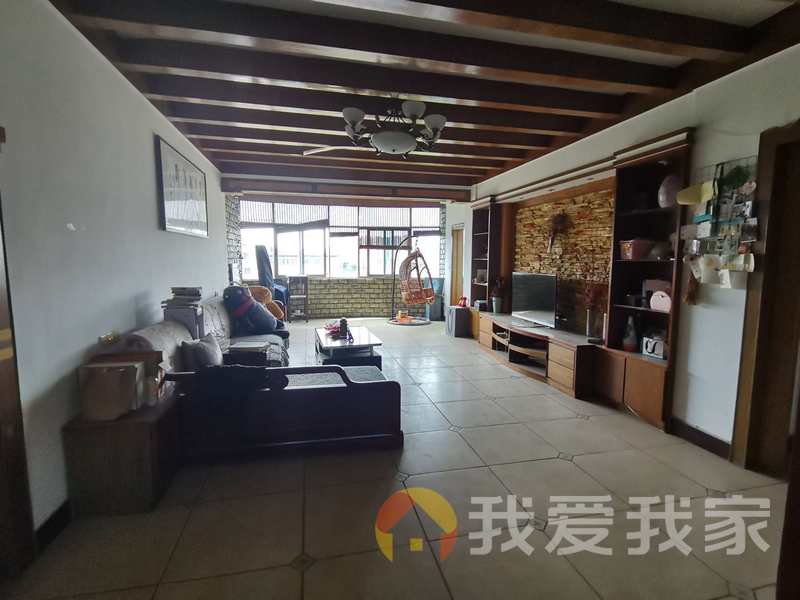 南昌我爱我家莲塘镇工人新村 南北通透，采光好 装修好，环镜优美 近地铁 视野好，诚心出售