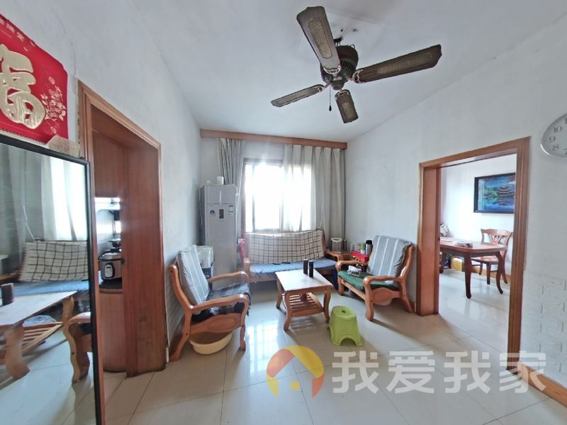 南昌我爱我家青山湖小区 南北通透，采光好 装修好，环镜优美 近地铁 视野好，诚心出售