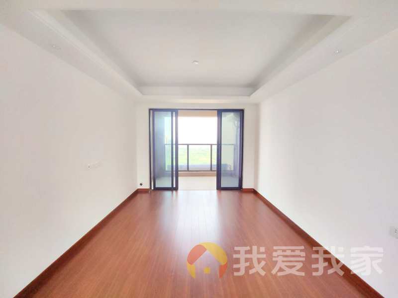 南昌我爱我家新力龙湾三期 南北通透，采光好 装修好，环镜优美 视野好，诚心出售