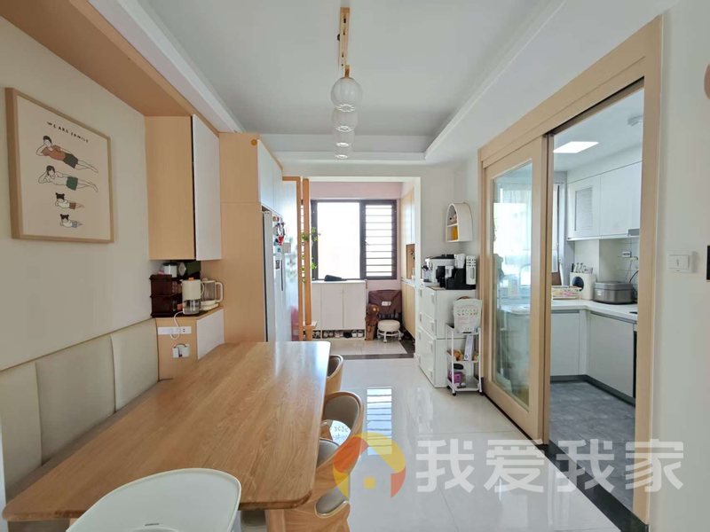 南昌我爱我家联发时代天骄（璟馨小区） 南北通透，采光好 装修好，环镜优美 近地铁 视野好，诚心出售